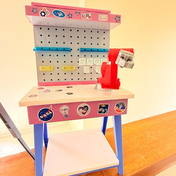 American Girl Luciana Astronaut Workstation & Telescope - Picture 5 of 6